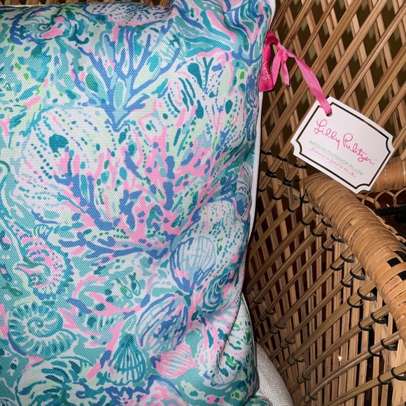 Lilly Pulitzer NWT Throw Pillow Soleil It On Me Indoor/Outdoor - Picture 11 of 12